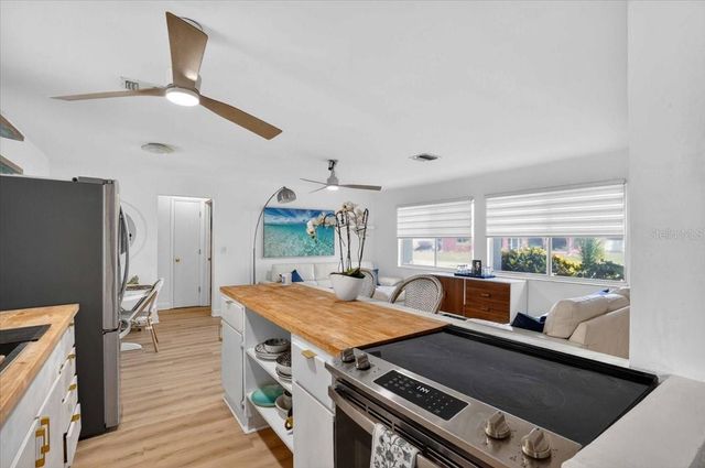 885 FAIRFAX TERRACE NW, Port Charlotte, FL 33948