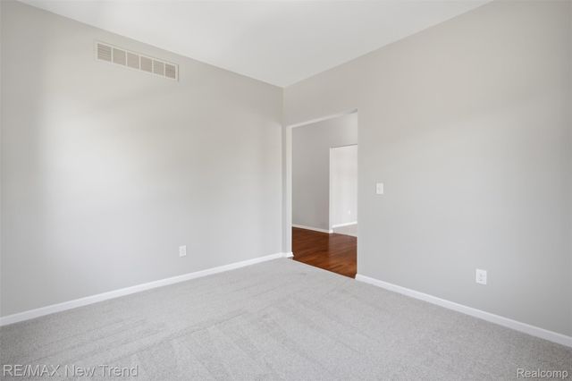 7301 VILLAGE PARK Drive, Independence Charter Township, MI 48346