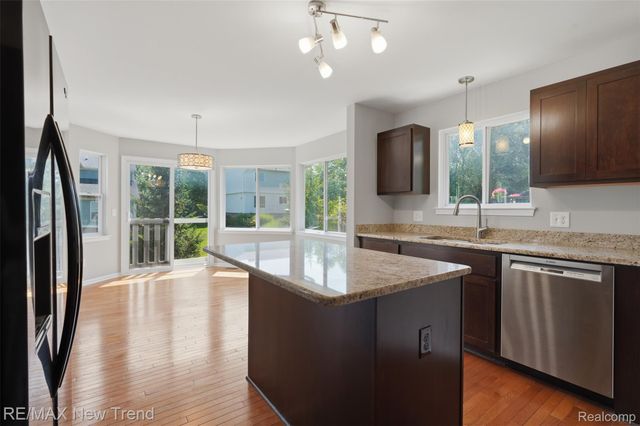 7301 VILLAGE PARK Drive, Independence Charter Township, MI 48346