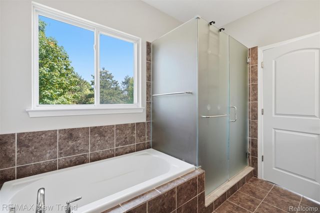 7301 VILLAGE PARK Drive, Independence Charter Township, MI 48346