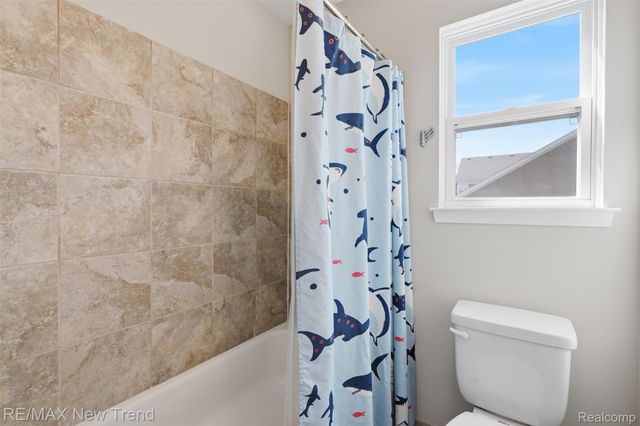 7301 VILLAGE PARK Drive, Independence Charter Township, MI 48346