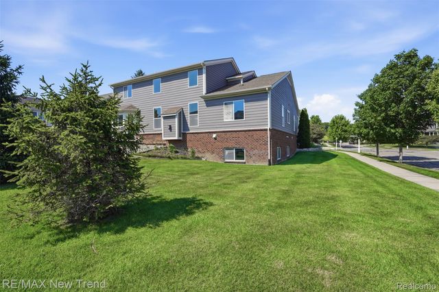 7301 VILLAGE PARK Drive, Independence Charter Township, MI 48346