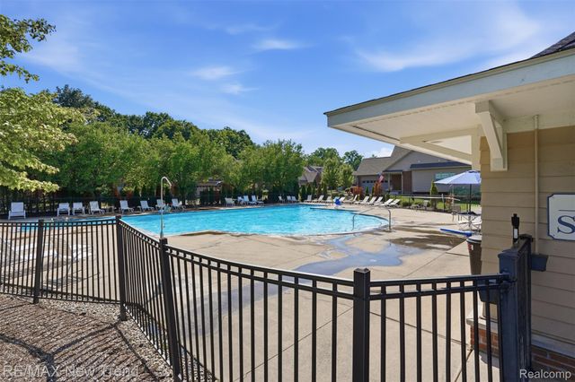 7301 VILLAGE PARK Drive, Independence Charter Township, MI 48346