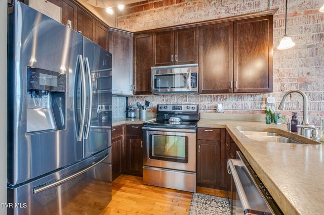 217 Broad Street 306, Kingsport, TN 37660