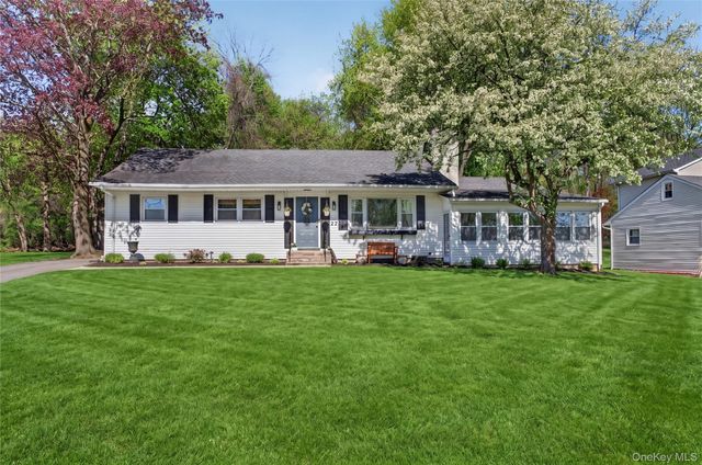 27 High Hill Avenue, Warwick, NY 10990