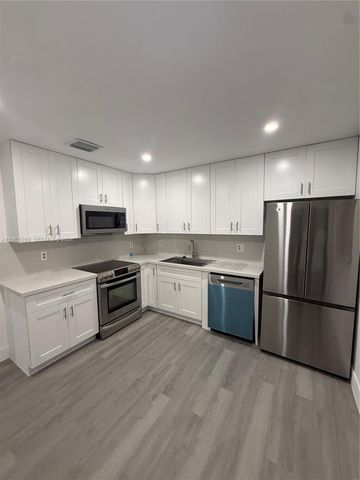 1736 N 16th Ct 1-2, Hollywood, FL 33020