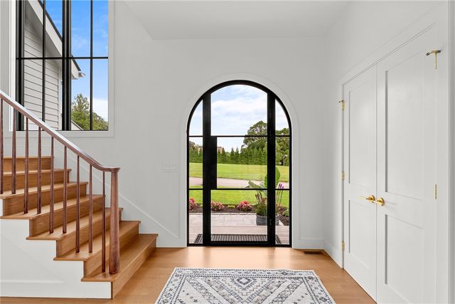 2 Stone Bridge Drive, Middletown, RI 02842