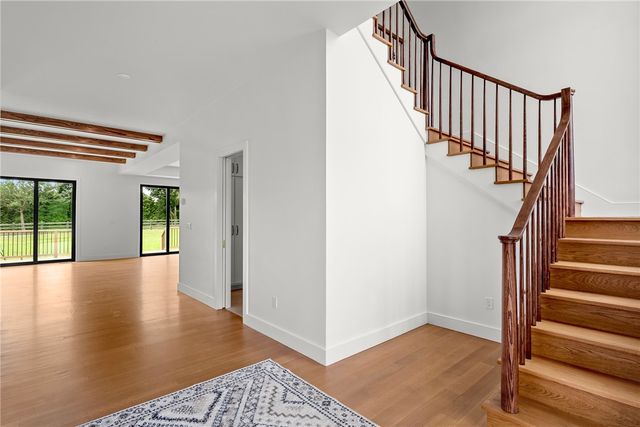 2 Stone Bridge Drive, Middletown, RI 02842