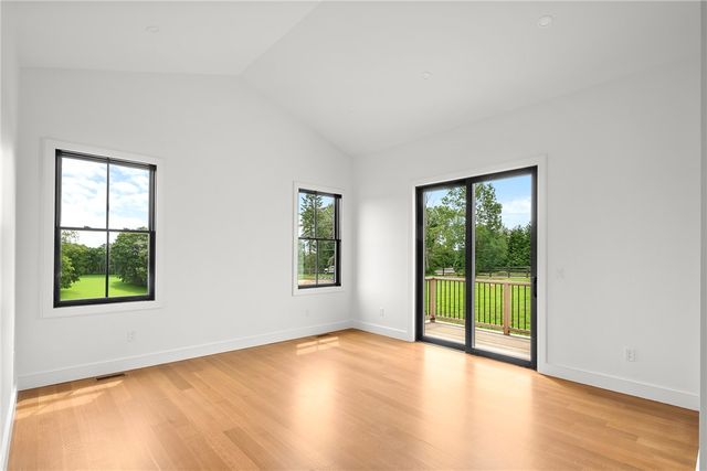 2 Stone Bridge Drive, Middletown, RI 02842