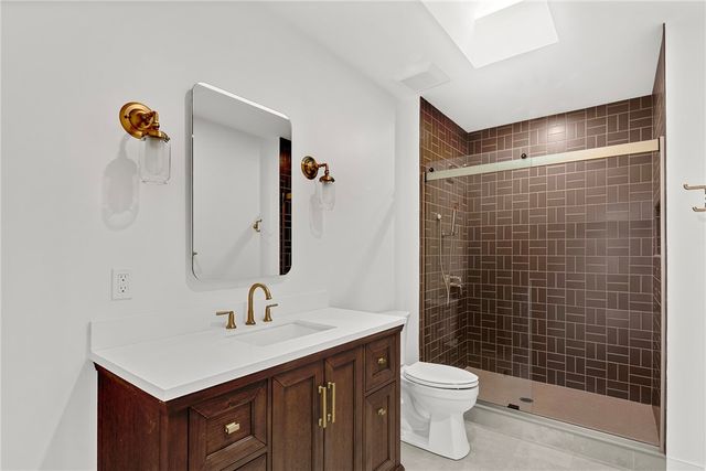 2 Stone Bridge Drive, Middletown, RI 02842