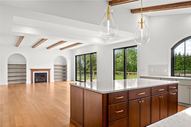 2 Stone Bridge Drive, Middletown, RI 02842