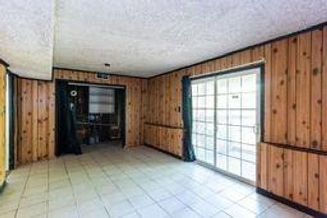 8882 Ashwood Dr, Riverdale, GA 30274