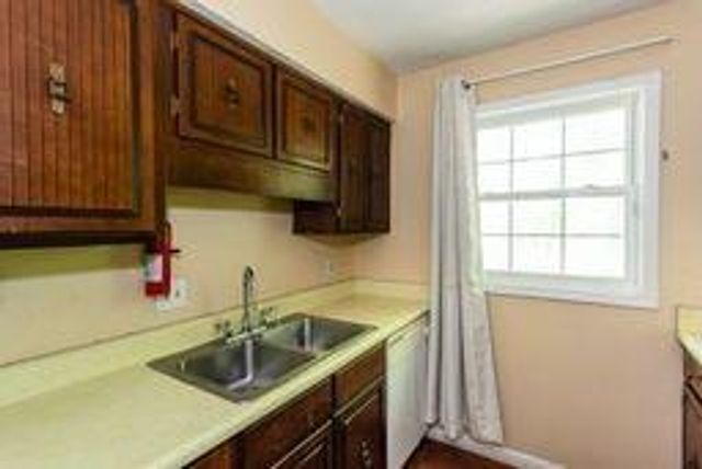 8882 Ashwood Dr, Riverdale, GA 30274