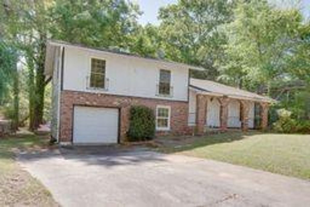 8882 Ashwood Dr, Riverdale, GA 30274