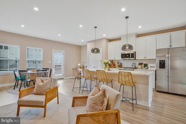 160 LYONS CREEK DR, Laurel, MD 20708