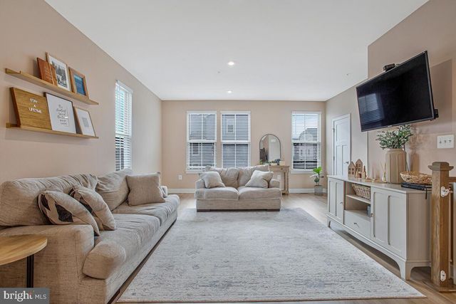 160 LYONS CREEK DR, Laurel, MD 20708