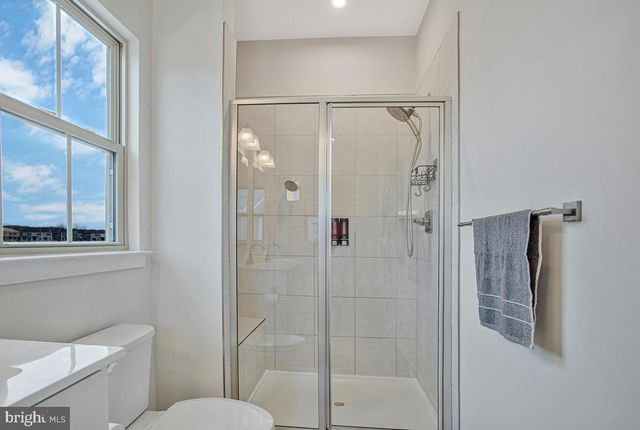 160 LYONS CREEK DR, Laurel, MD 20708