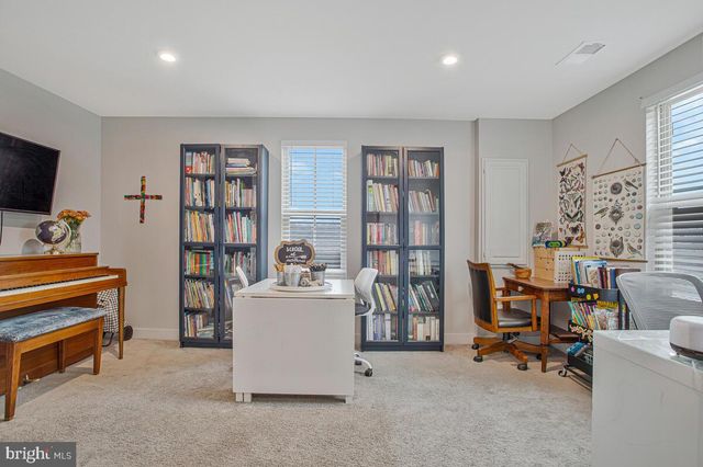 160 LYONS CREEK DR, Laurel, MD 20708