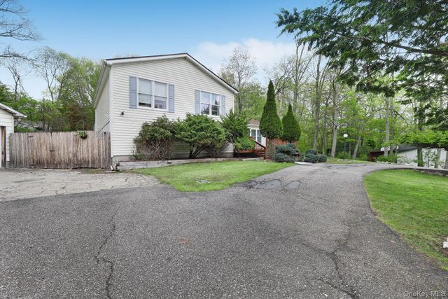 52 Hammerhead Trail, Wurtsboro, NY 12790