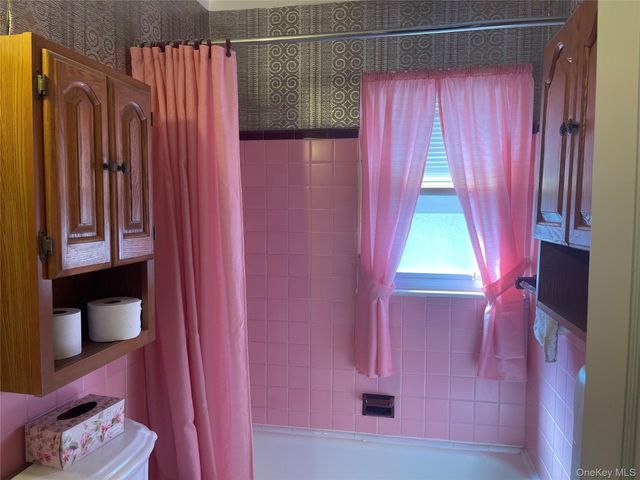 8910 221st Place, Queens Village, NY 11427