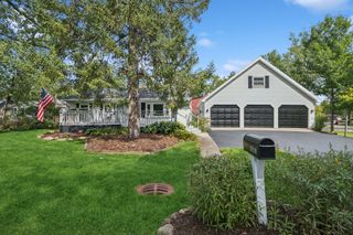 18124 W Avon Court, Grayslake, IL 60030