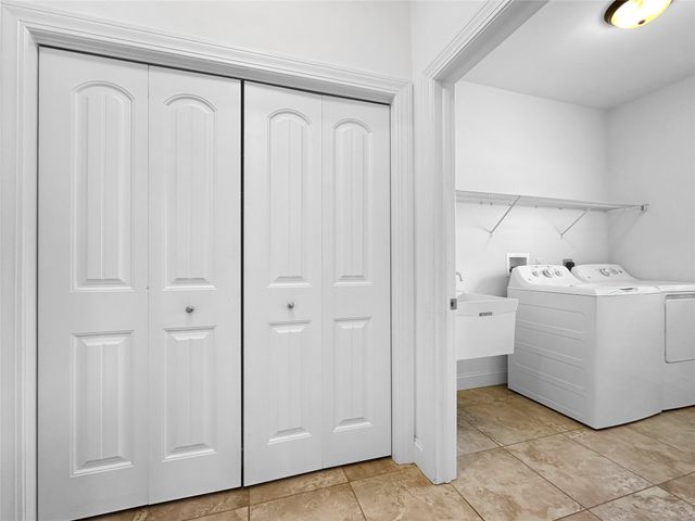 7656 OAKWILDE Drive, Fairview, PA 16415