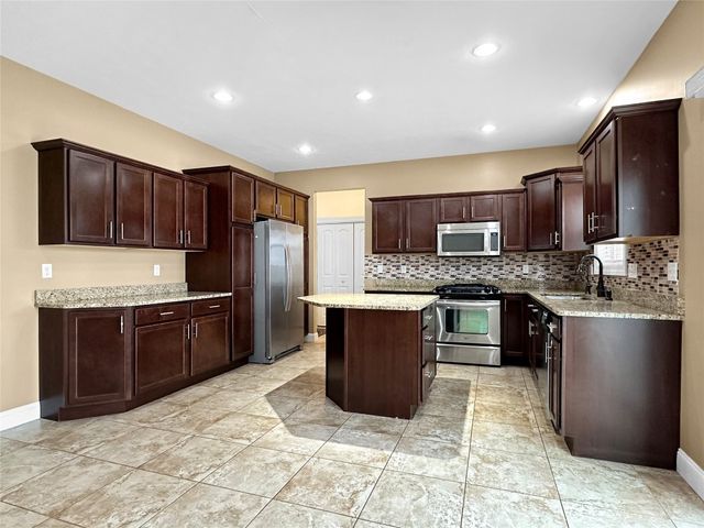 7656 OAKWILDE Drive, Fairview, PA 16415