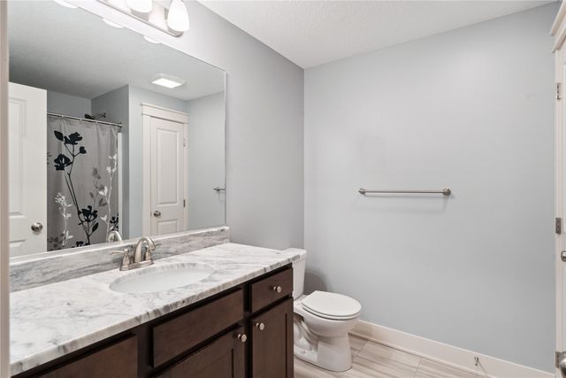 1620 SW Cascade Falls Drive, Ankeny, IA 50023