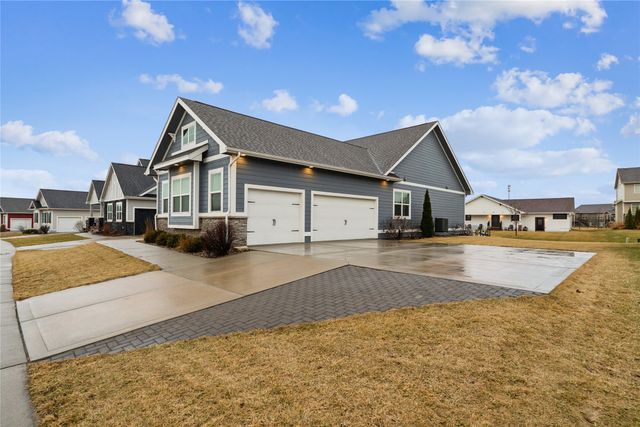 1620 SW Cascade Falls Drive, Ankeny, IA 50023