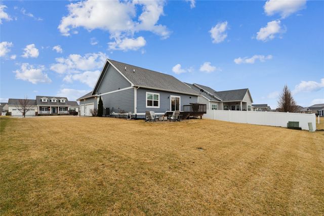 1620 SW Cascade Falls Drive, Ankeny, IA 50023