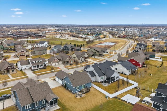 1620 SW Cascade Falls Drive, Ankeny, IA 50023
