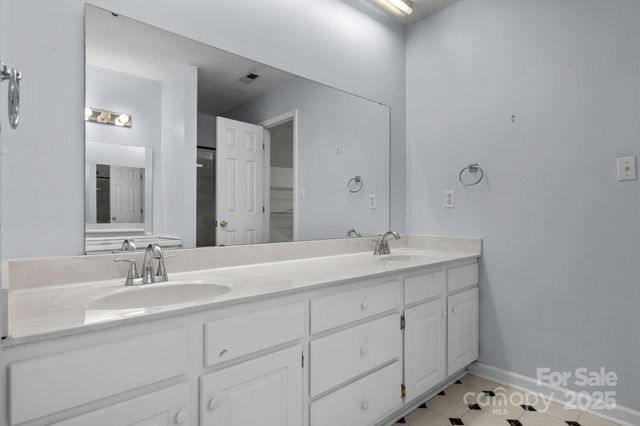 712 Painted Feather Lane NW, Conover, NC 28613