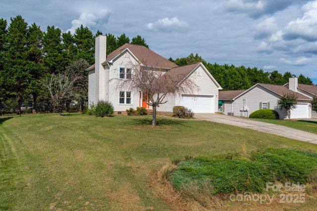 712 Painted Feather Lane NW, Conover, NC 28613