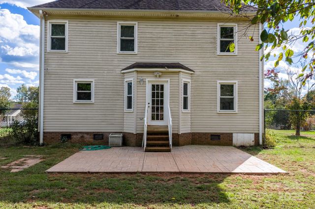 712 Painted Feather Lane NW, Conover, NC 28613