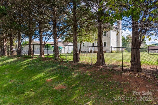 712 Painted Feather Lane NW, Conover, NC 28613