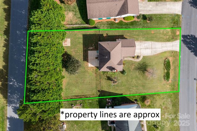 712 Painted Feather Lane NW, Conover, NC 28613