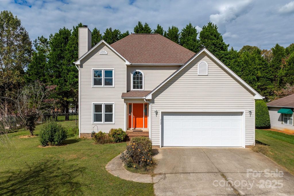 712 Painted Feather Lane NW, Conover, NC 28613