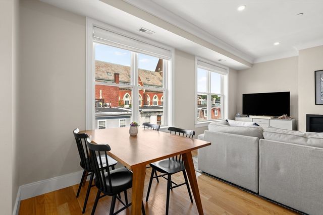 201 W 8th St 3A, Boston, MA 02127