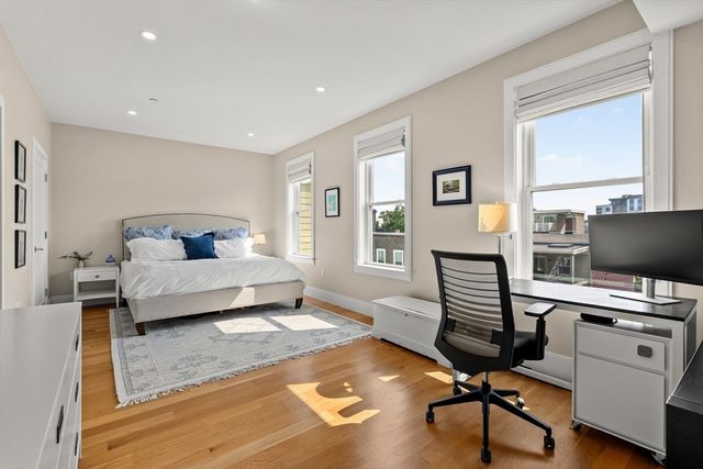 201 W 8th St 3A, Boston, MA 02127