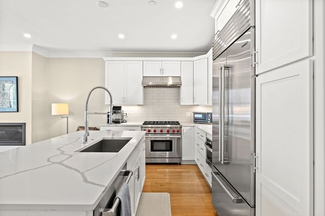 201 W 8th St 3A, Boston, MA 02127