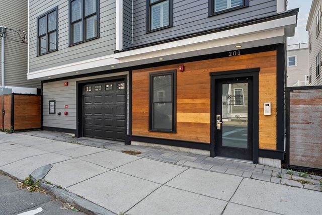 201 W 8th St 3A, Boston, MA 02127