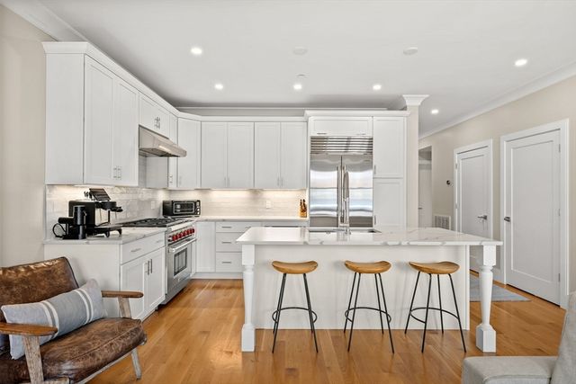 201 W 8th St 3A, Boston, MA 02127