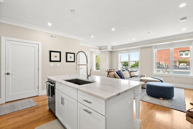 201 W 8th St 3A, Boston, MA 02127