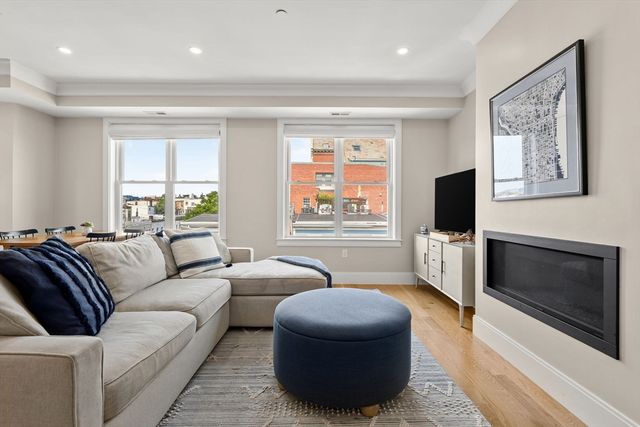 201 W 8th St 3A, Boston, MA 02127