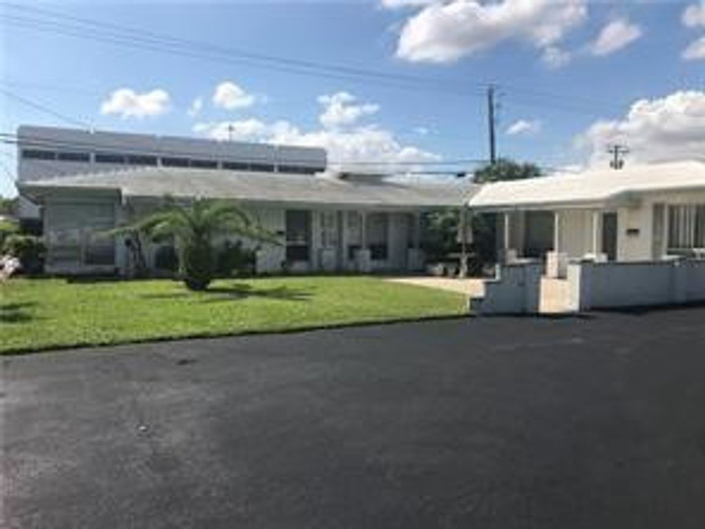2738 NE 32 Street 4, Fort Lauderdale, FL 33306