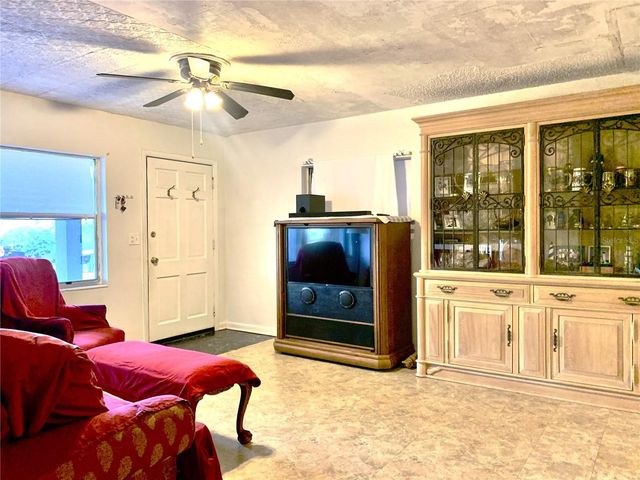 701 S DELAWARE AVENUE, Deland, FL 32720