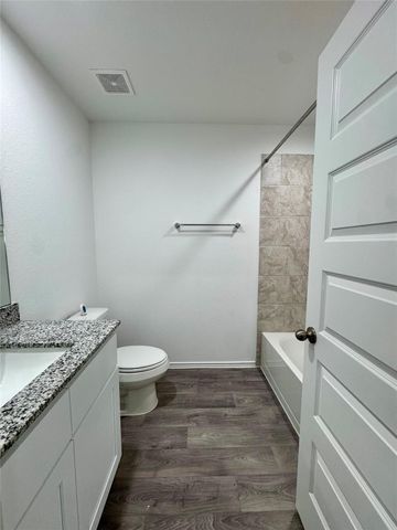 2216 Laurel Bloom Lane, Sealy, TX 77474