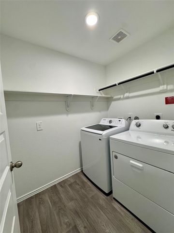 2216 Laurel Bloom Lane, Sealy, TX 77474