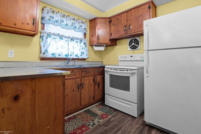 25534 Normandy Street, Roseville, MI 48066