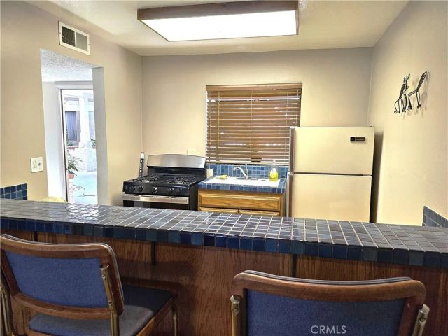 365 W Alameda 207, Burbank, CA 91506